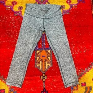 LULULEMON spandex stretch black/white leggings sz 6